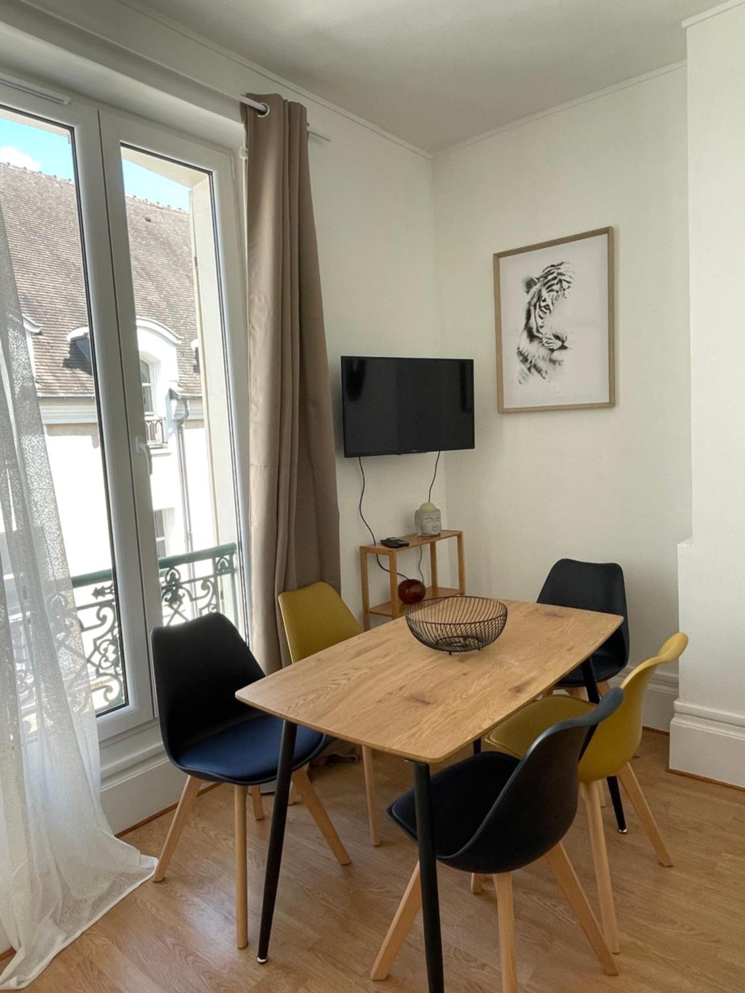 Appartement Hyper Centre, Parking Gratuit Fontainebleau Exterior foto